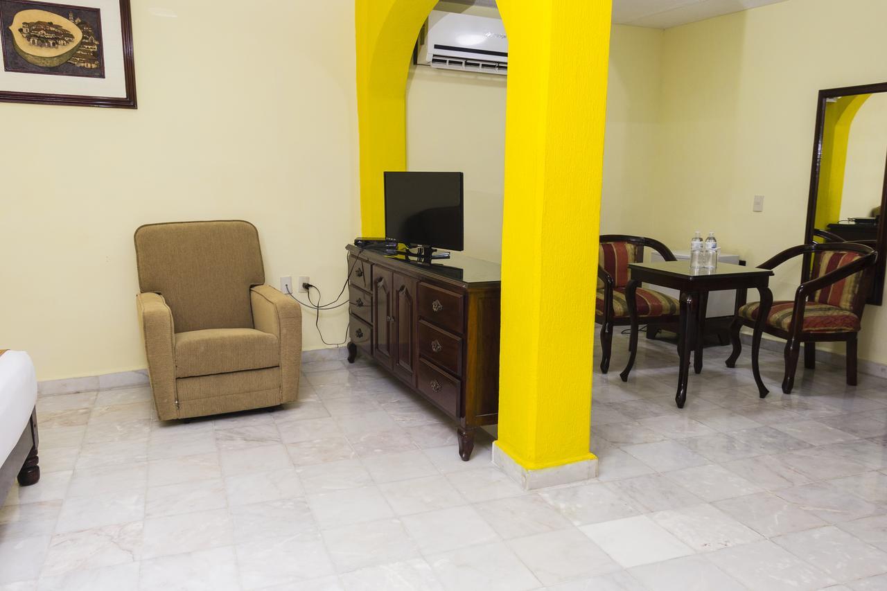 Hotel Madan Cardenas Екстер'єр фото